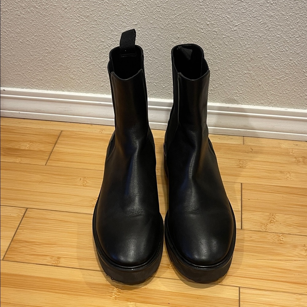 Gorgeous Women Stuart Weitzman Black Leather Pull On  Booties Leather 7.5